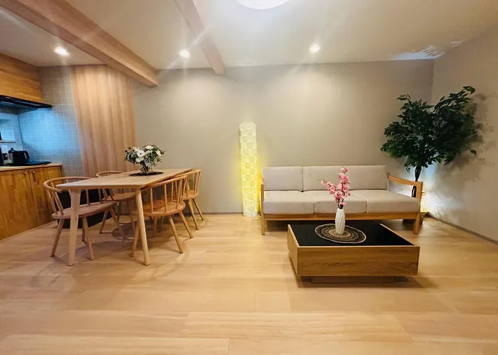 Seiren ダブルベッド6台グループ大歓迎 貸切り 日本風一戸建て