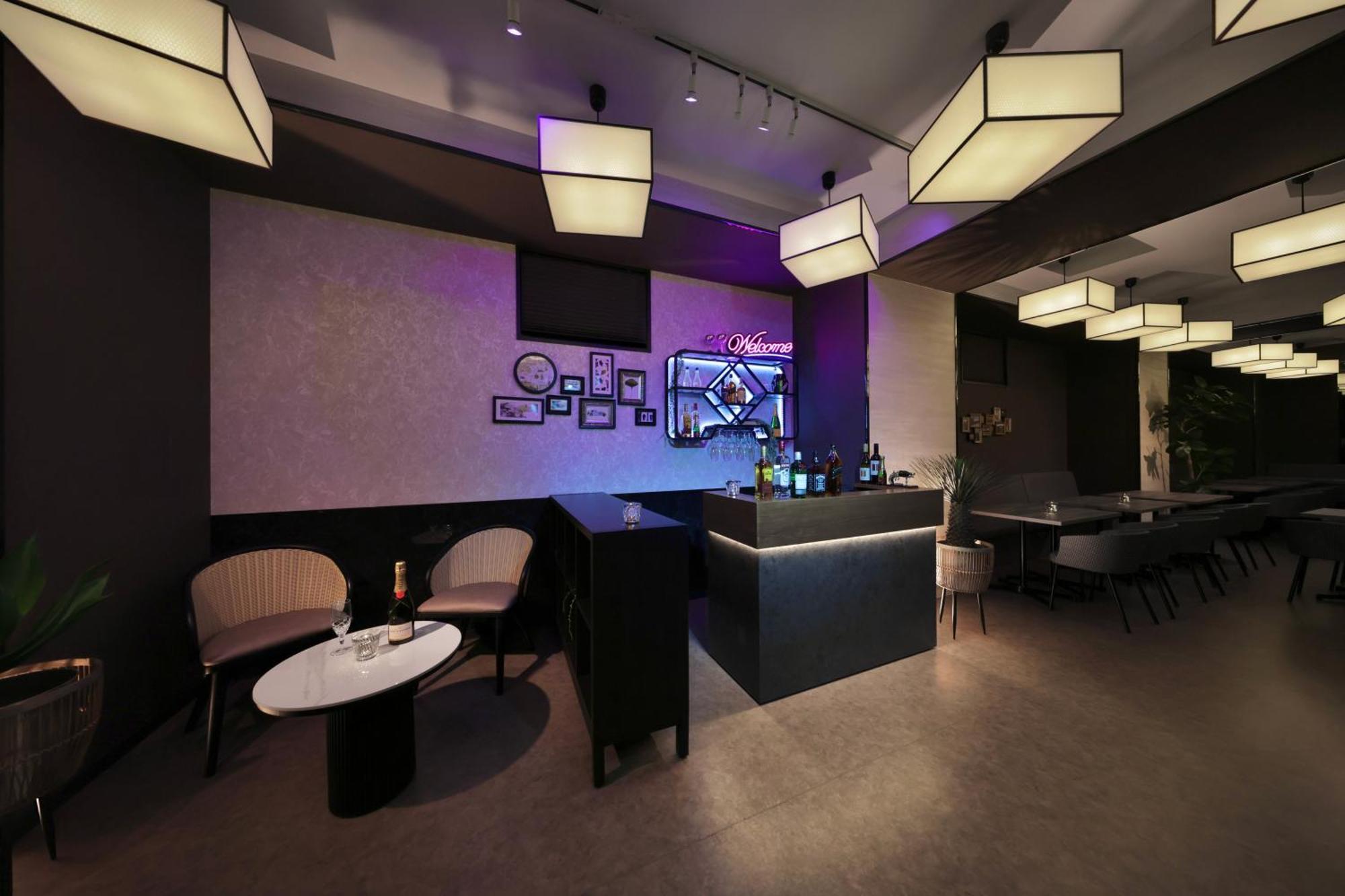 Hotel Doutonbori Crystal