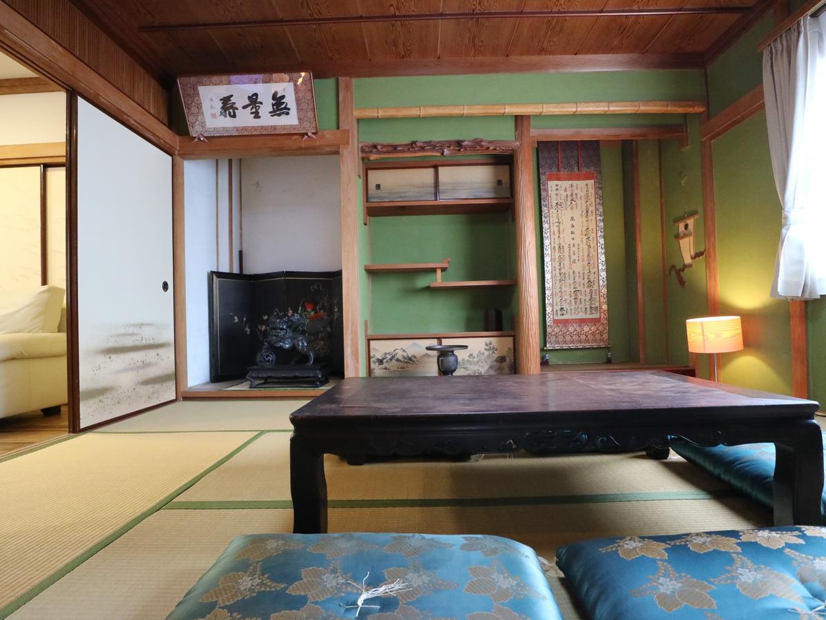Base Apartment Ōsaka
