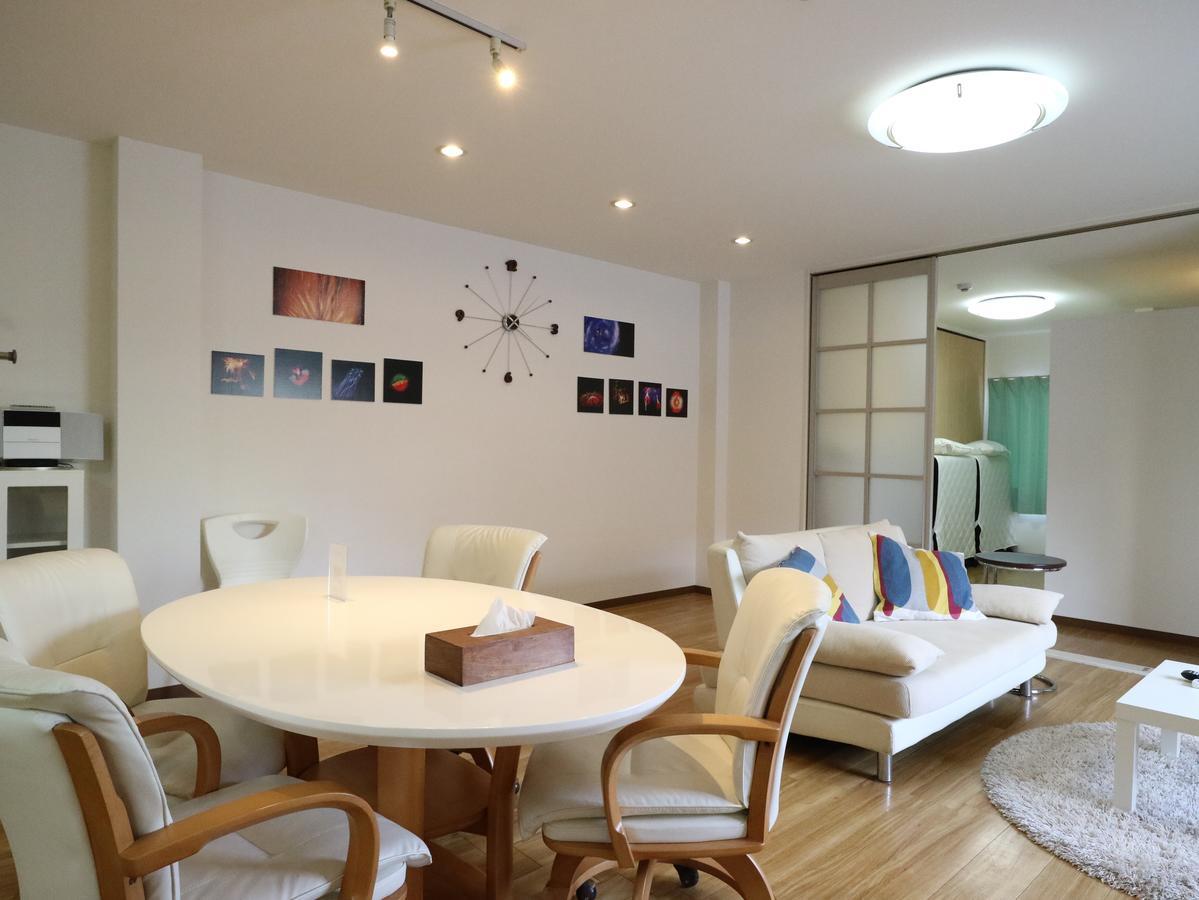 Apartment Base Ōsaka