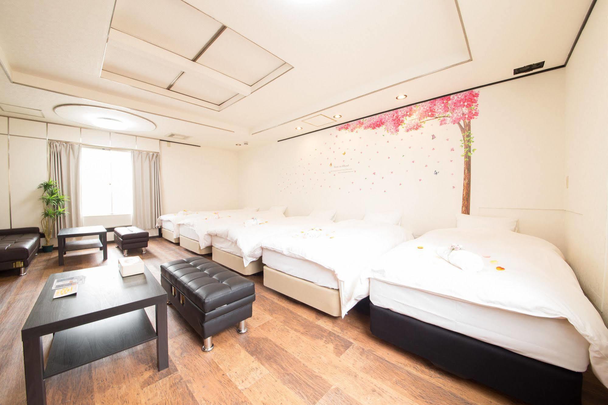 Hotel Candy Hall (adults Only) 2*