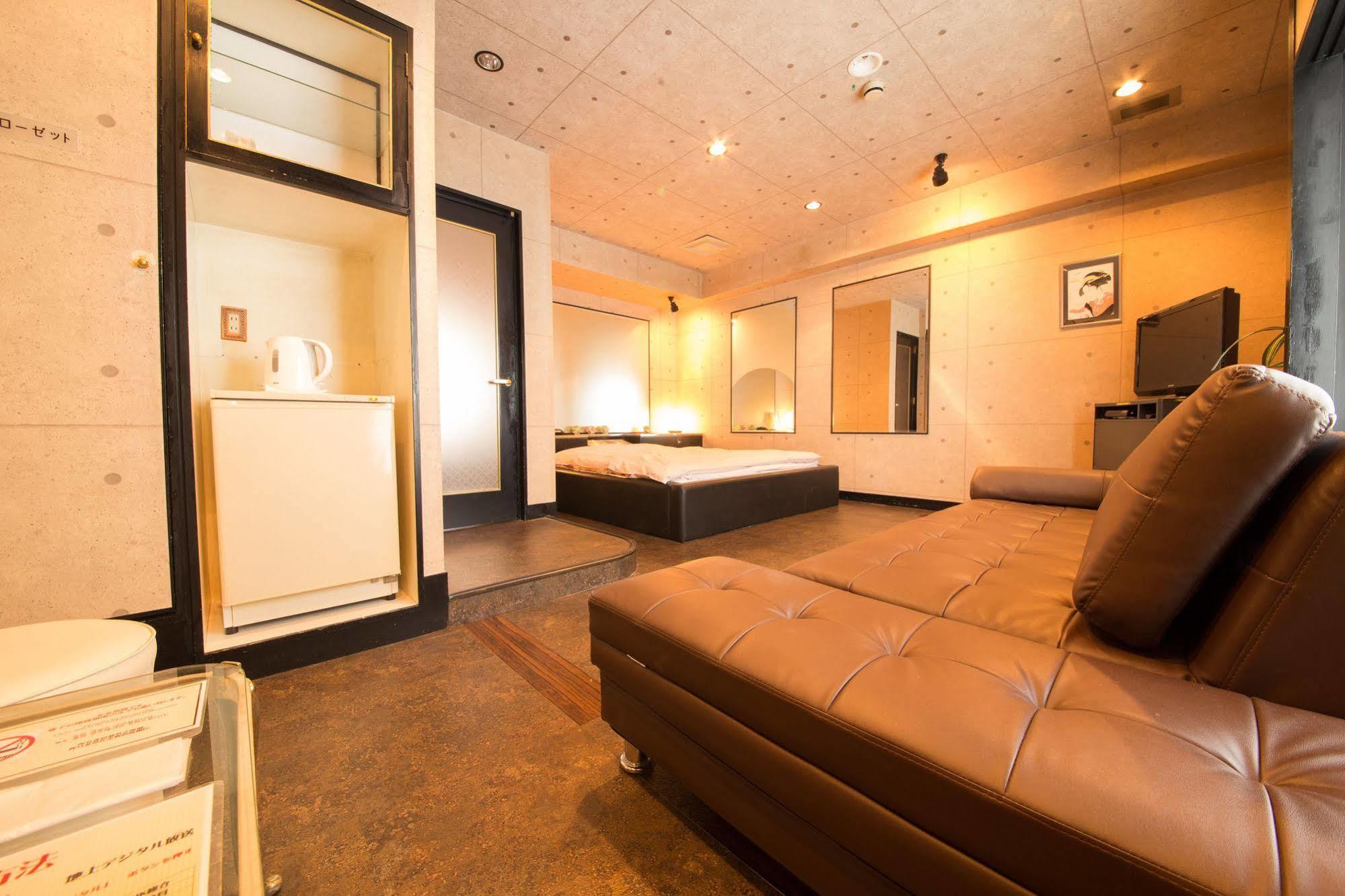 Hotel Candy Hall (adults Only) 2*