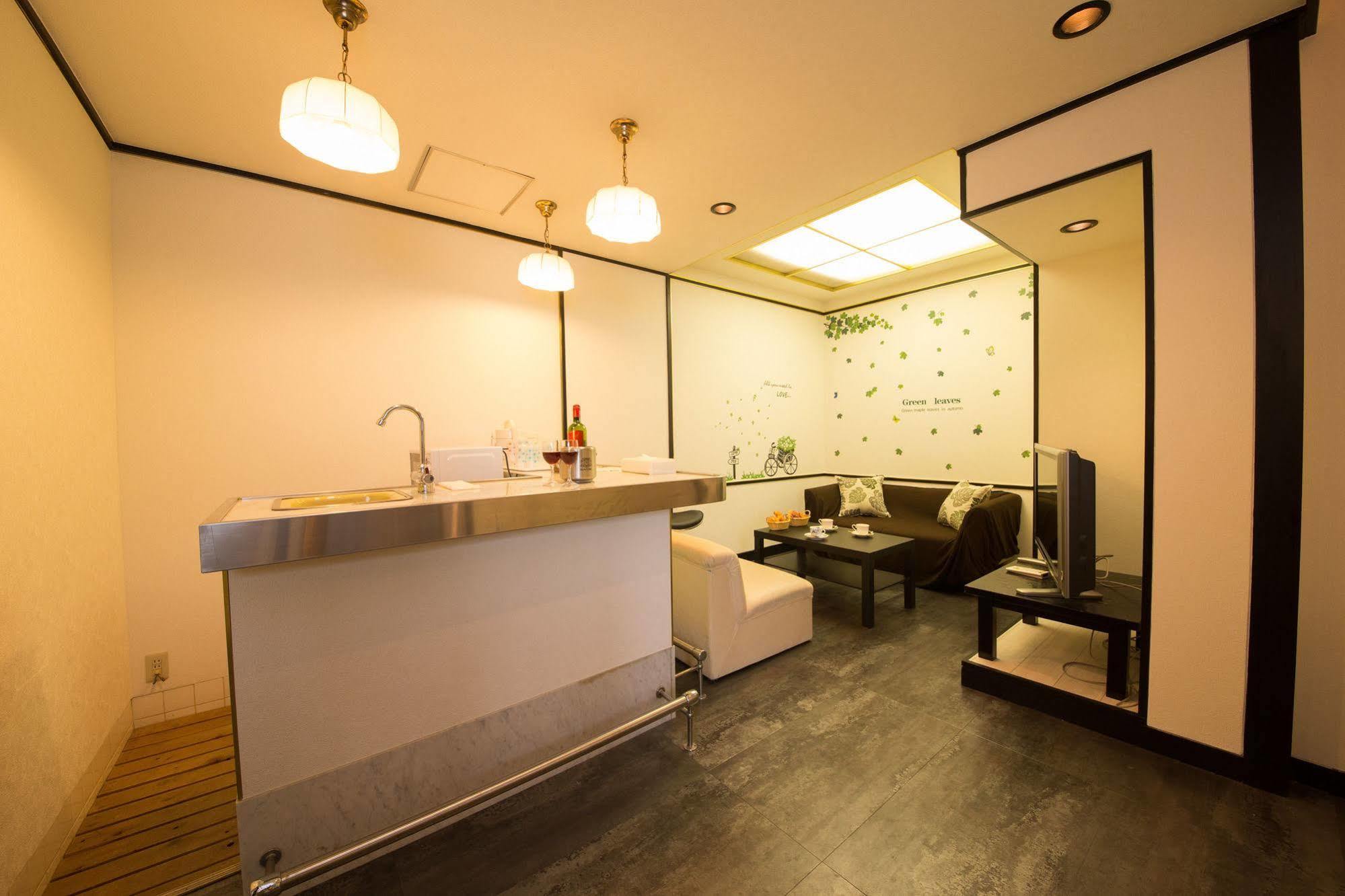 Hotel Candy Hall (adults Only)