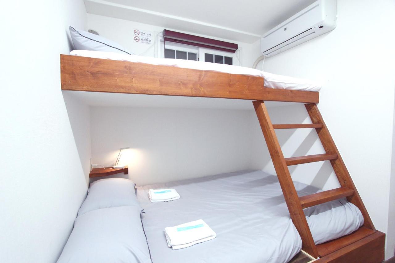 Guest house I House