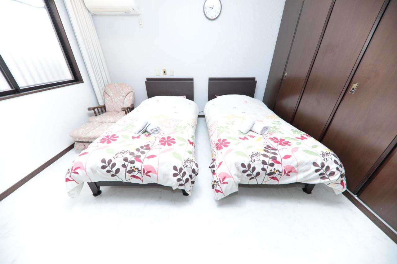 Apartment 21 *