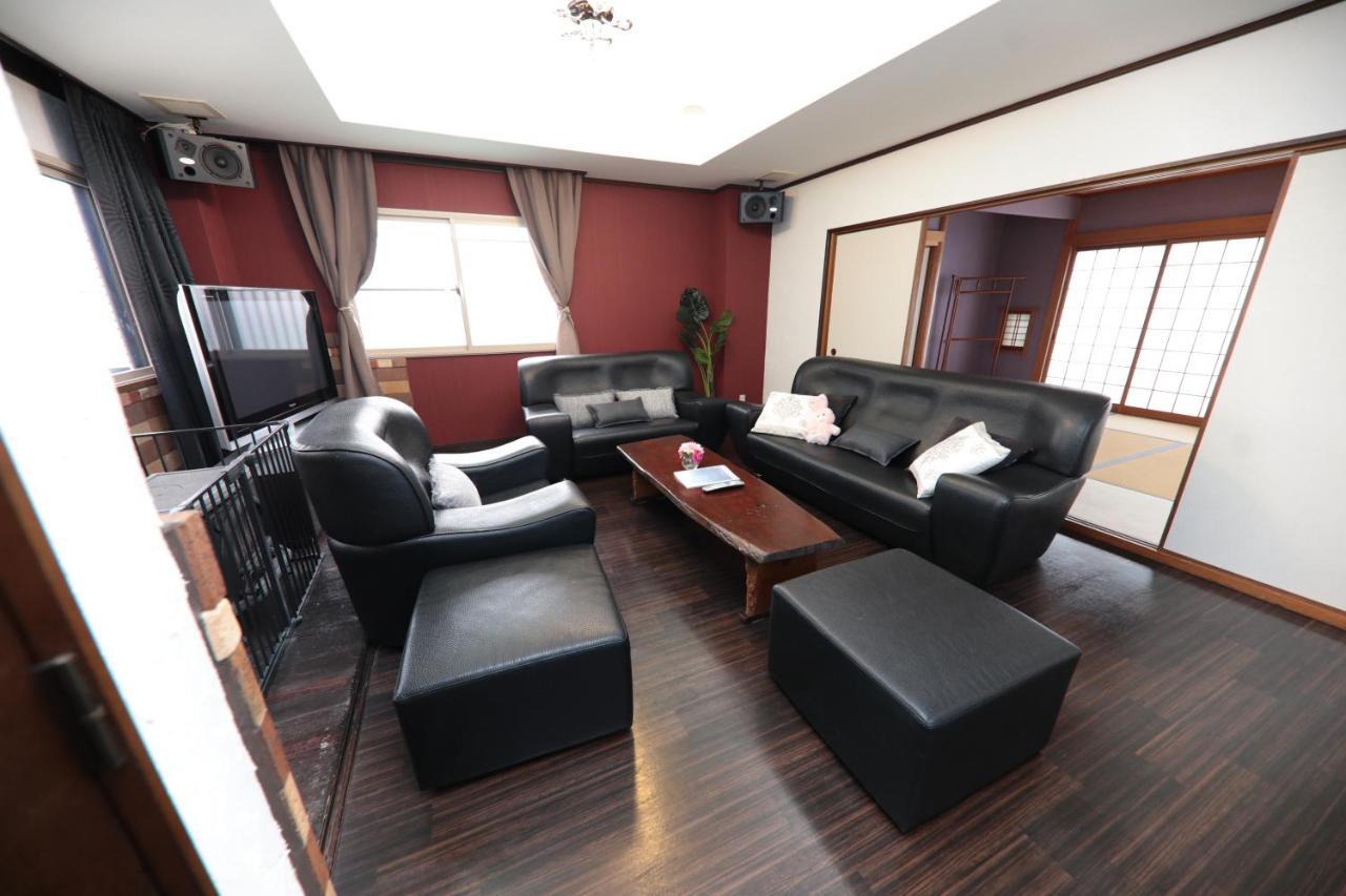Apartment 21 *