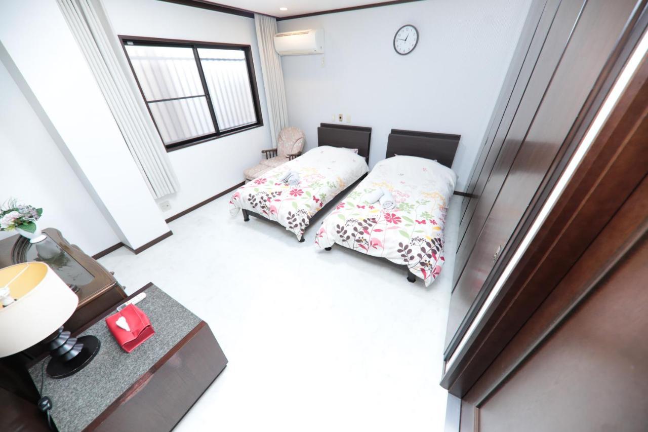 Apartment 21 *