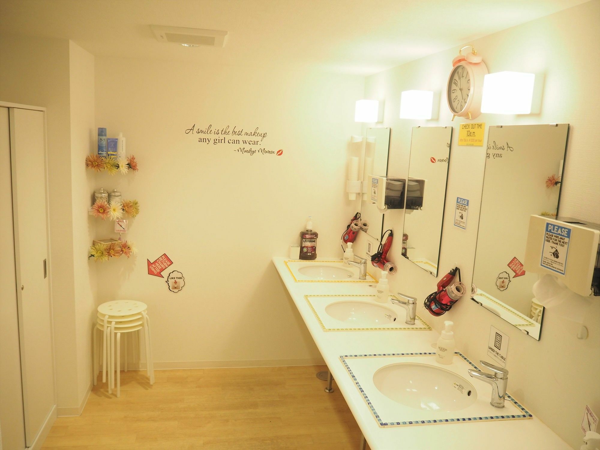 Enisia Namba Guest house