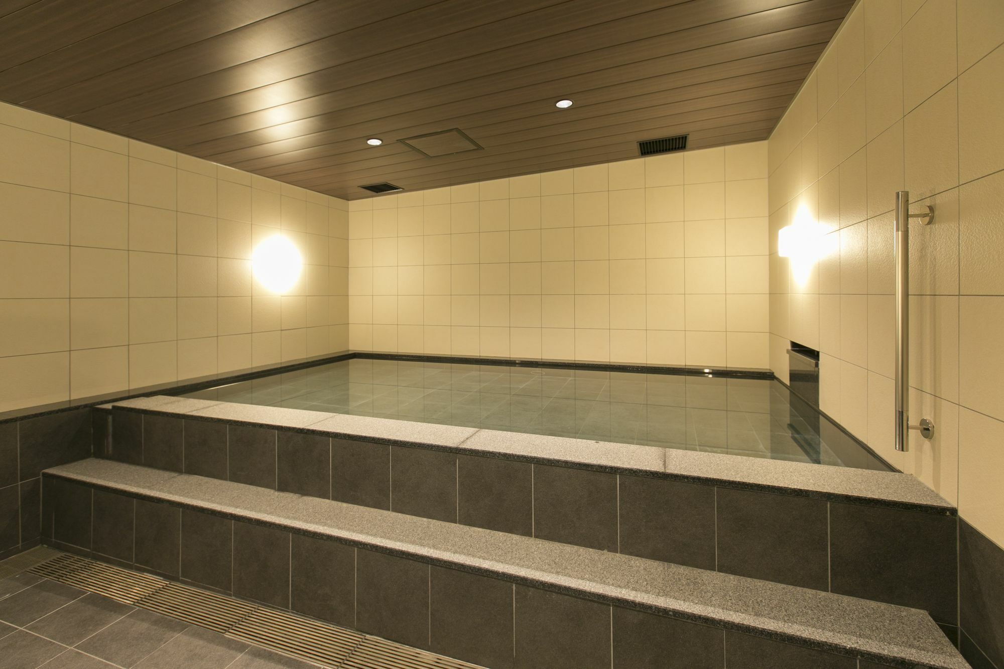 Kapselhotel First Hanshin Nishiumeda 2*