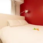 コンフィデンスロン205