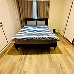 Two Devided Rooms With Two Large Beds Close To Nipponbashi