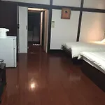 Naniwa Guest House