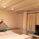 Hotel Ally (Adults Only)