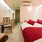 Hotel Route One