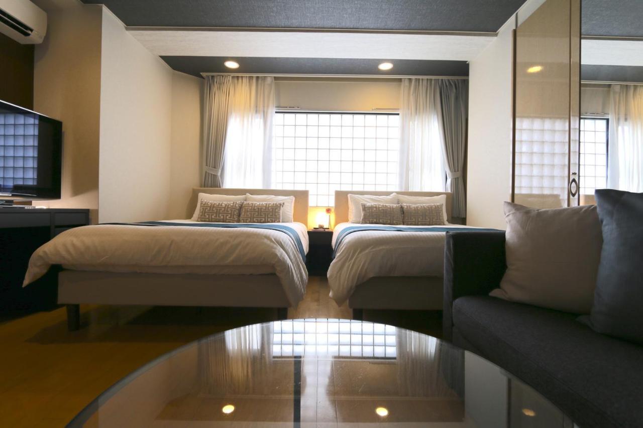 Elle Namba * Ōsaka