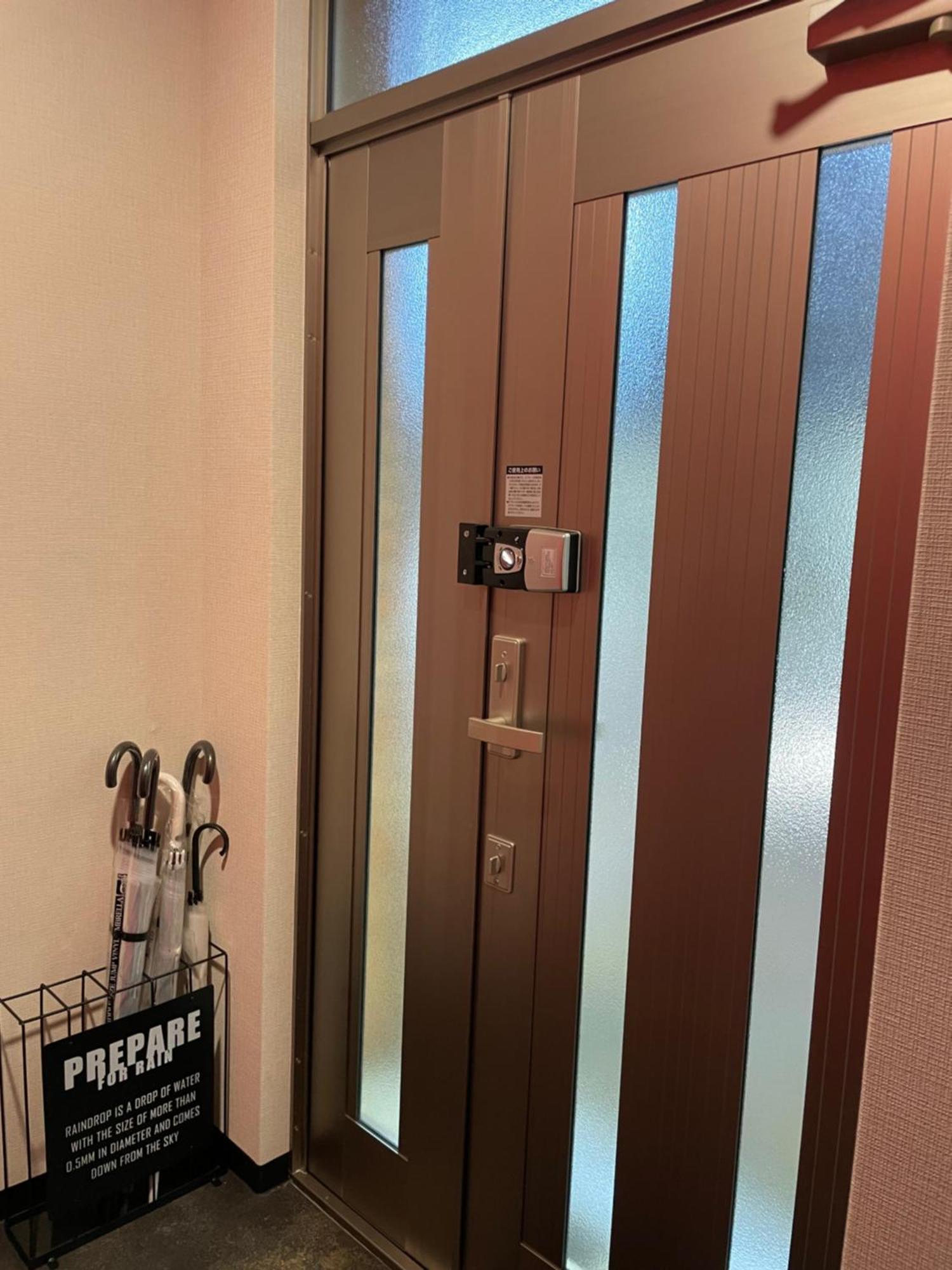 Apartment Shinsekai / Tennoji Zoo / Tsutenkaku Tower *