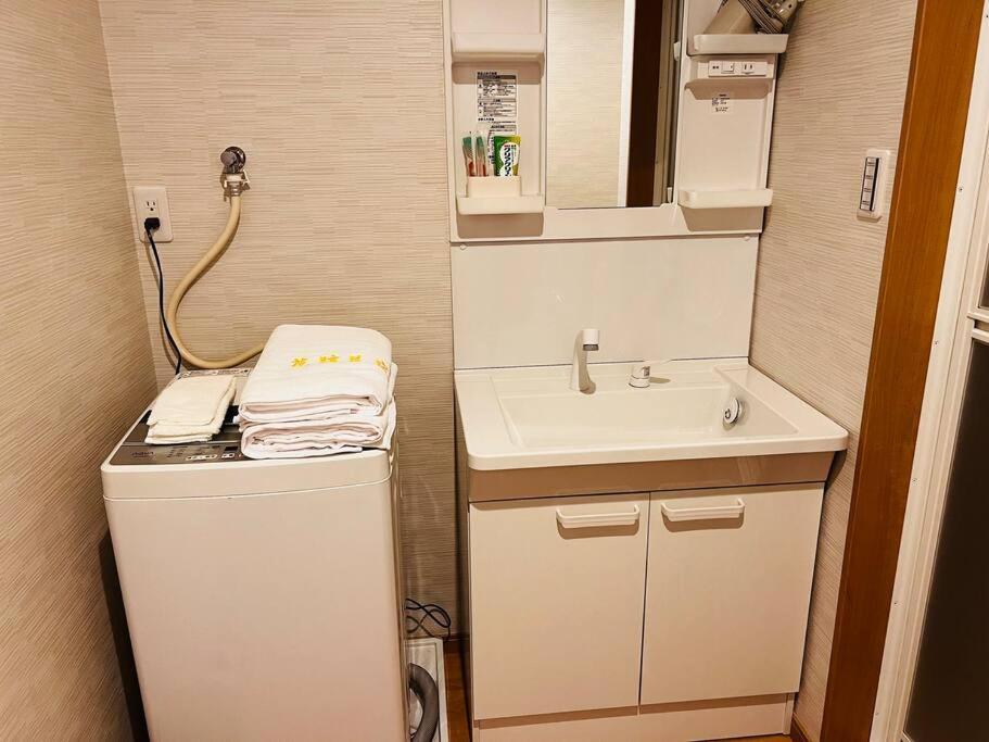 Apartment 全新上线花跡民宿4号館101 关西机场直达萩之茶屋出站1分钟！难波，心斋桥4分钟车程！ *
