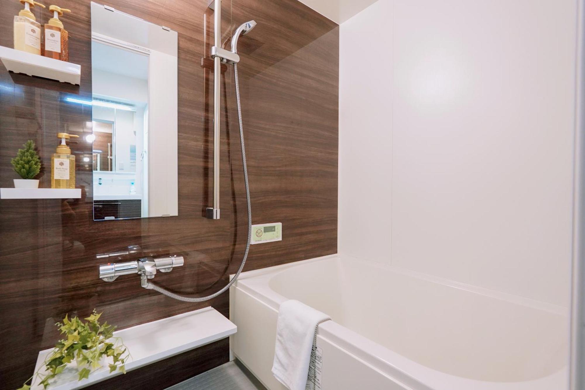 Kuromon Royal Niponbashi Apartment
