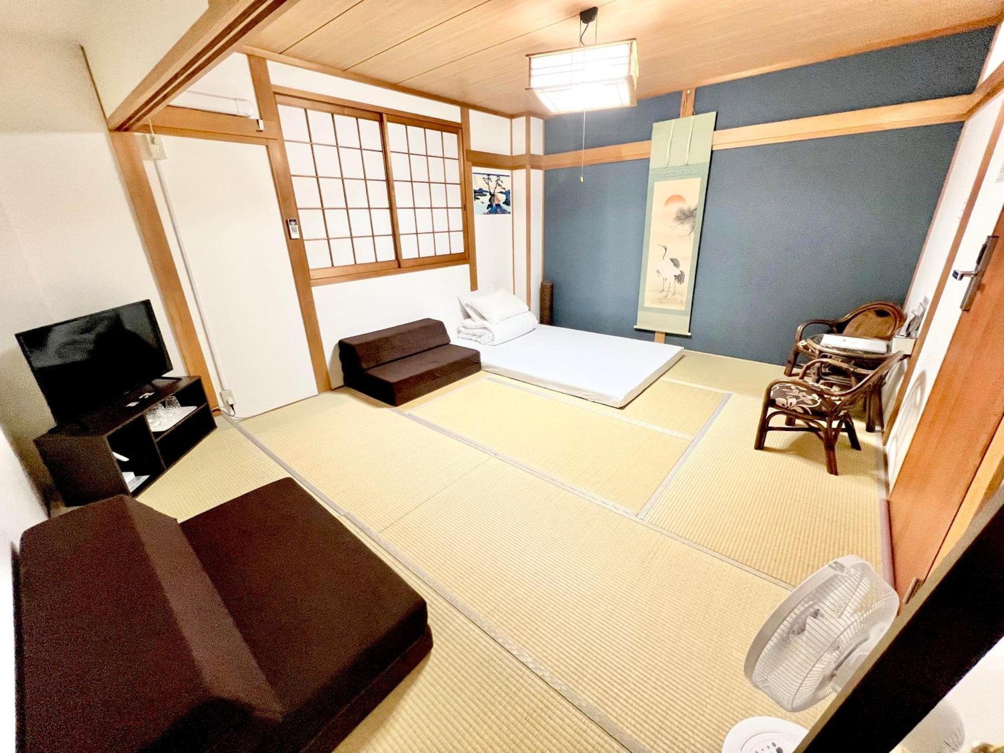 Kansai Guesthouse: Convenient Tsuruhashi Near Namba And Universal