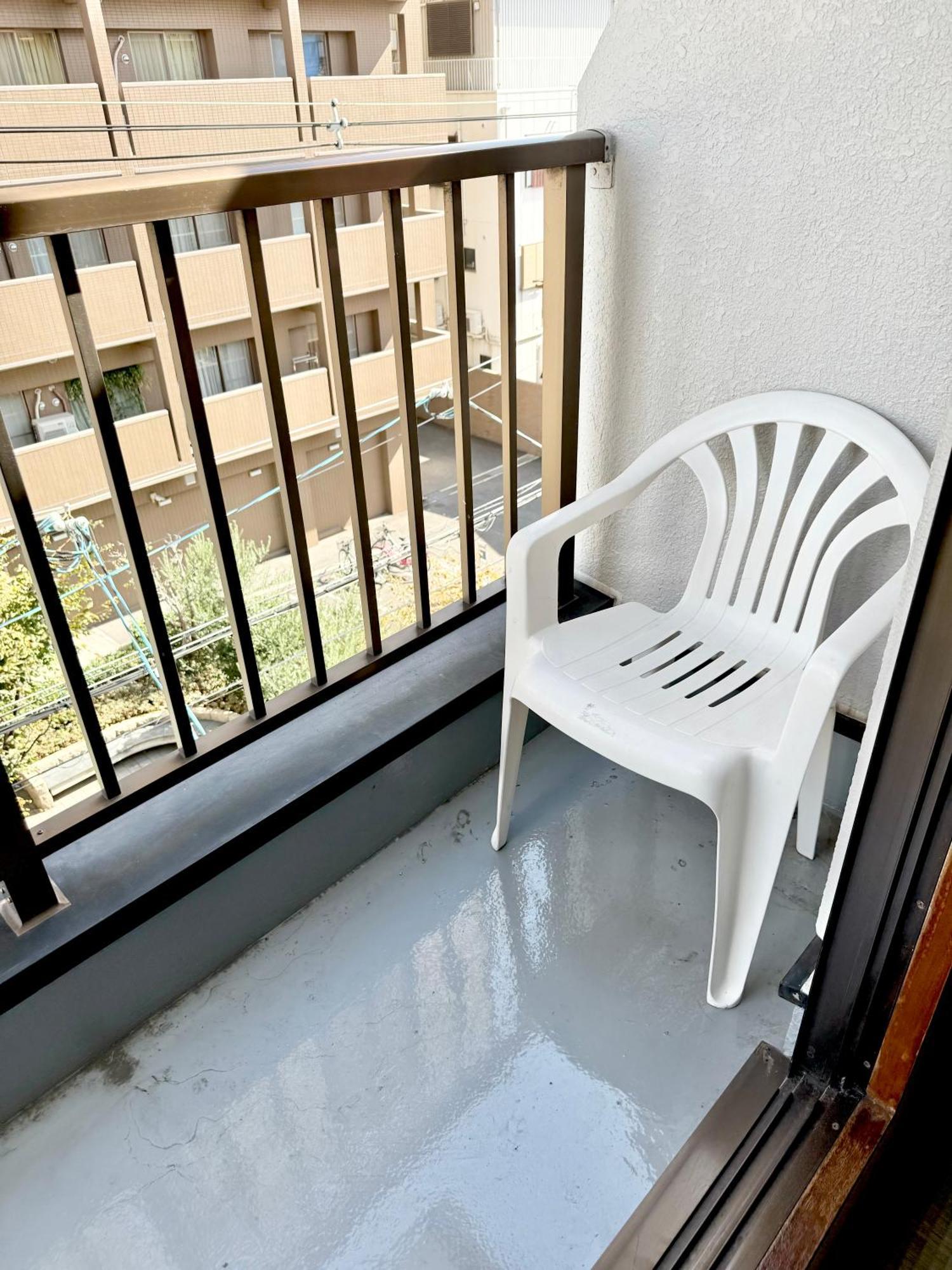 Kansai Guesthouse: Convenient Tsuruhashi Near Namba And Universal Apartment