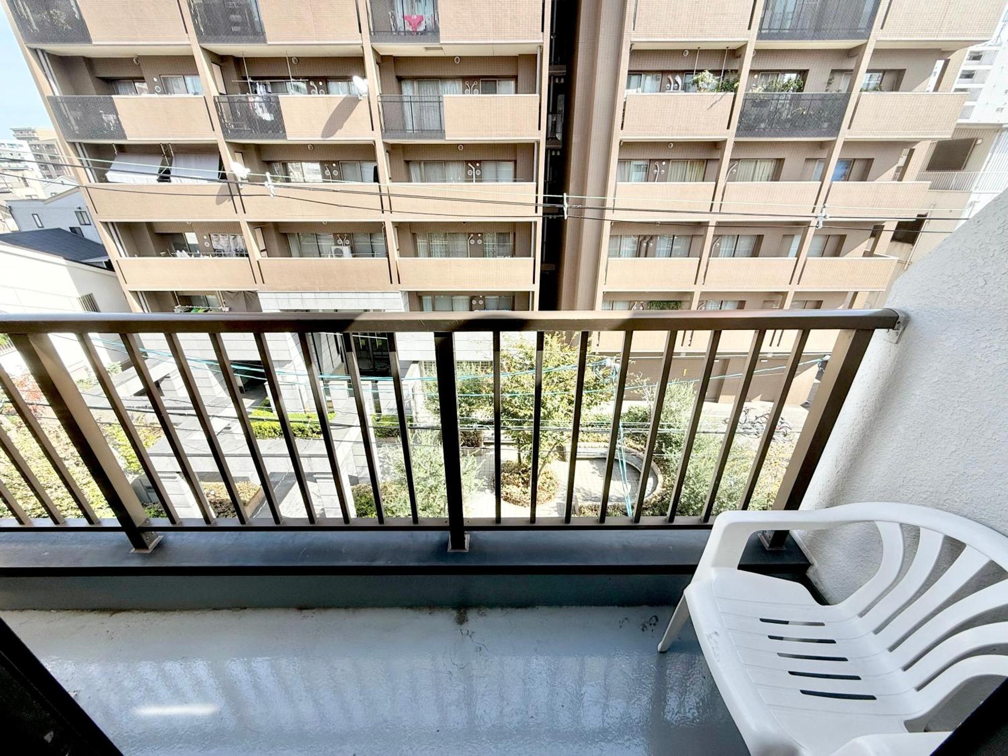 Kansai Guesthouse: Convenient Tsuruhashi Near Namba And Universal Apartment