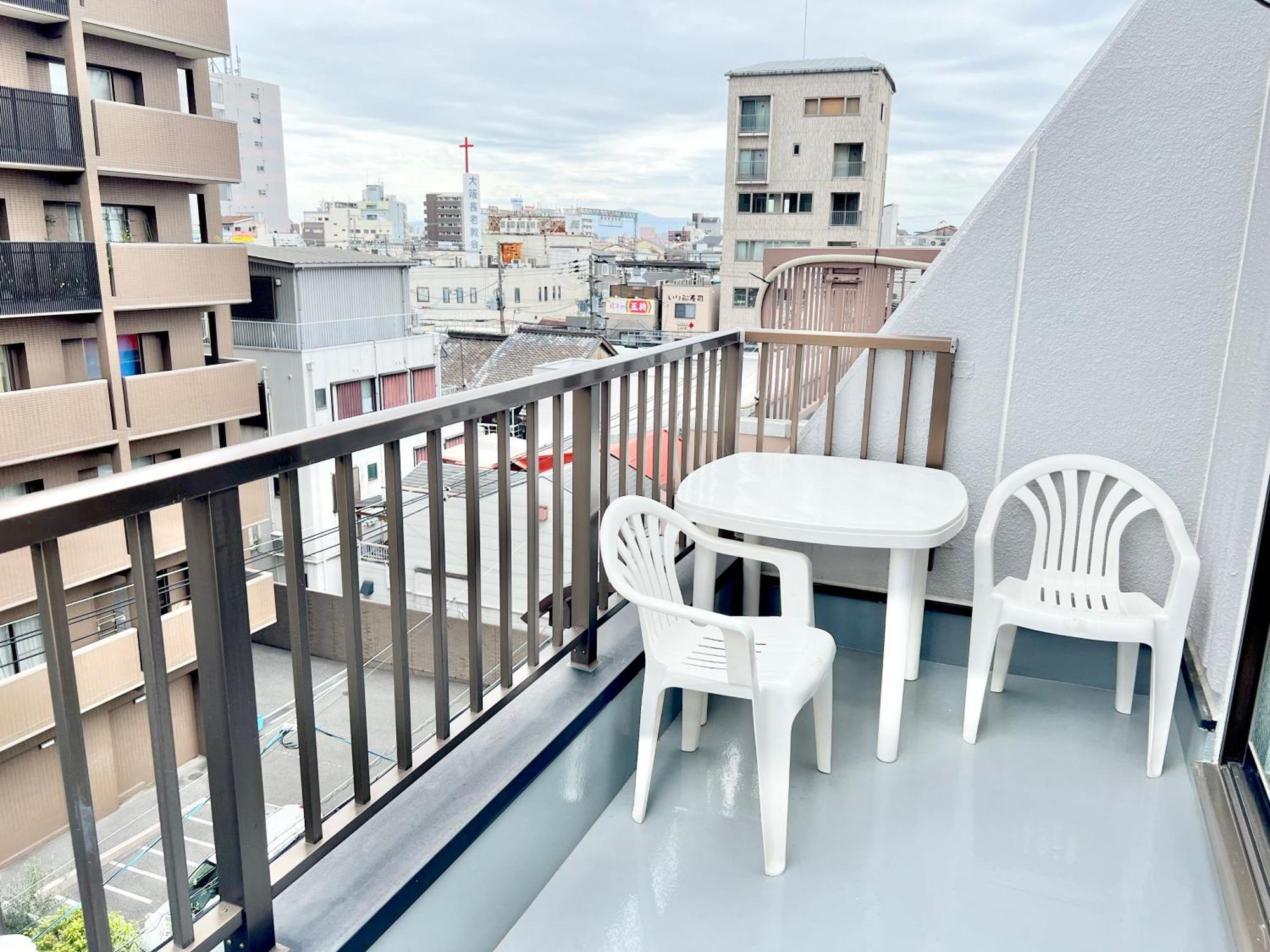 Kansai Guesthouse: Convenient Tsuruhashi Near Namba And Universal Apartment Osaka