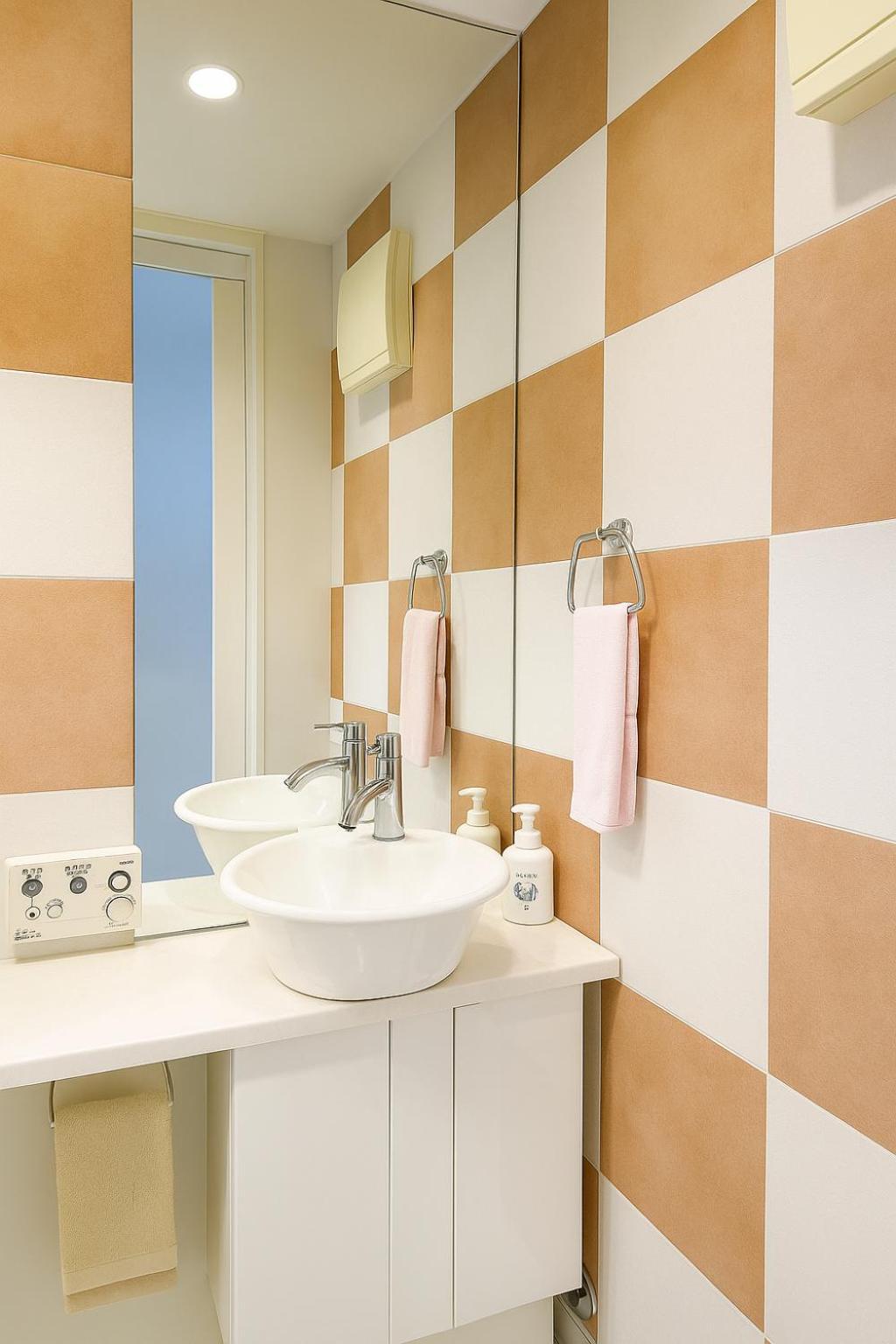 Luxury 3 Bedroom Namba Skyscraper - 400 Ft High & 300 Sq Ft Wrap Around Balcony - 112 Sq Meters - 1,200 Sq Ft - Parking - 180 Degrees Views - 2024 Toyota Voxy Be Packaged With Osaka