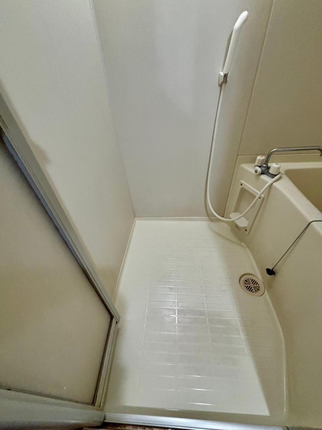 Two Devided With Two Large Beds Close To Nipponbashi Osaka