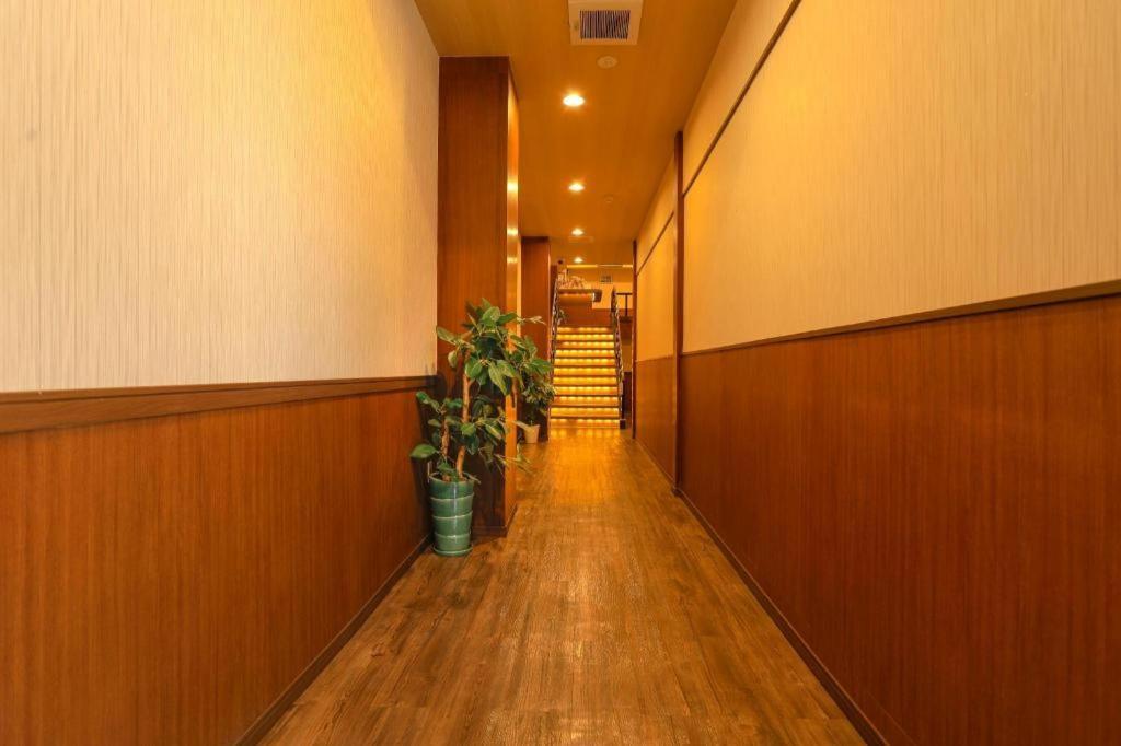 Naniwa Shinsekaimae Hotel 3*