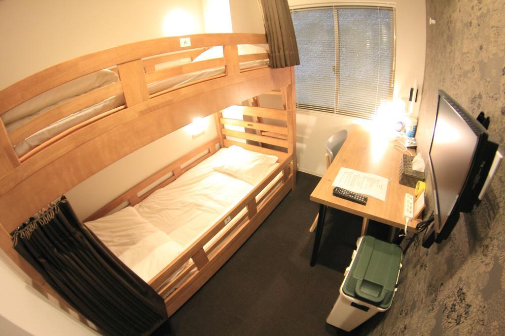 Yadokari Namba Hostel Ōsaka