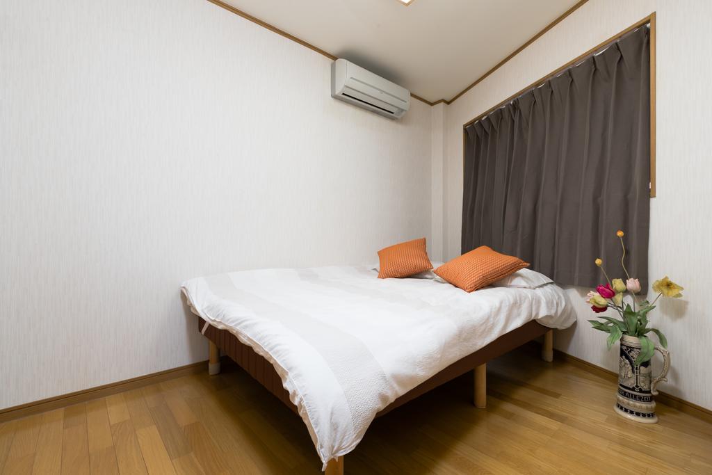 K.j House Apartment *