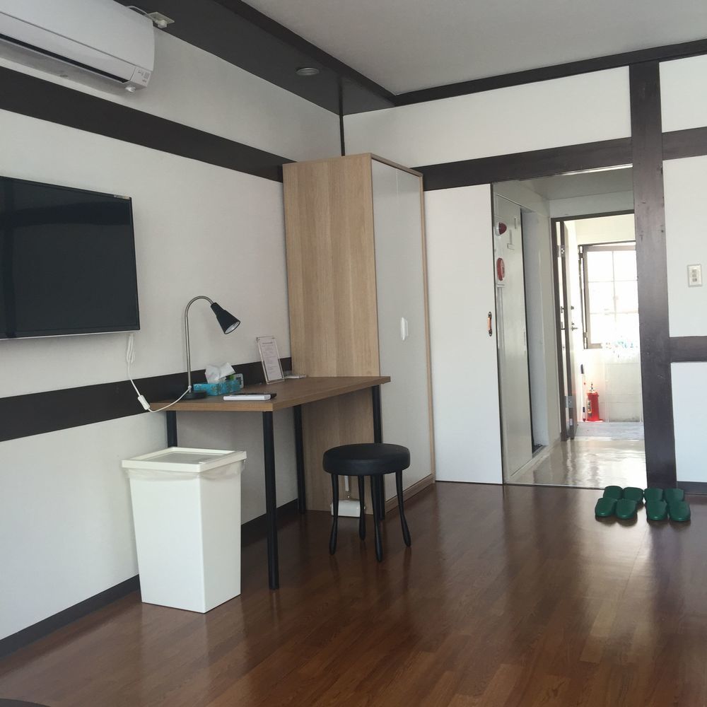 Hotel Naniwa 2*