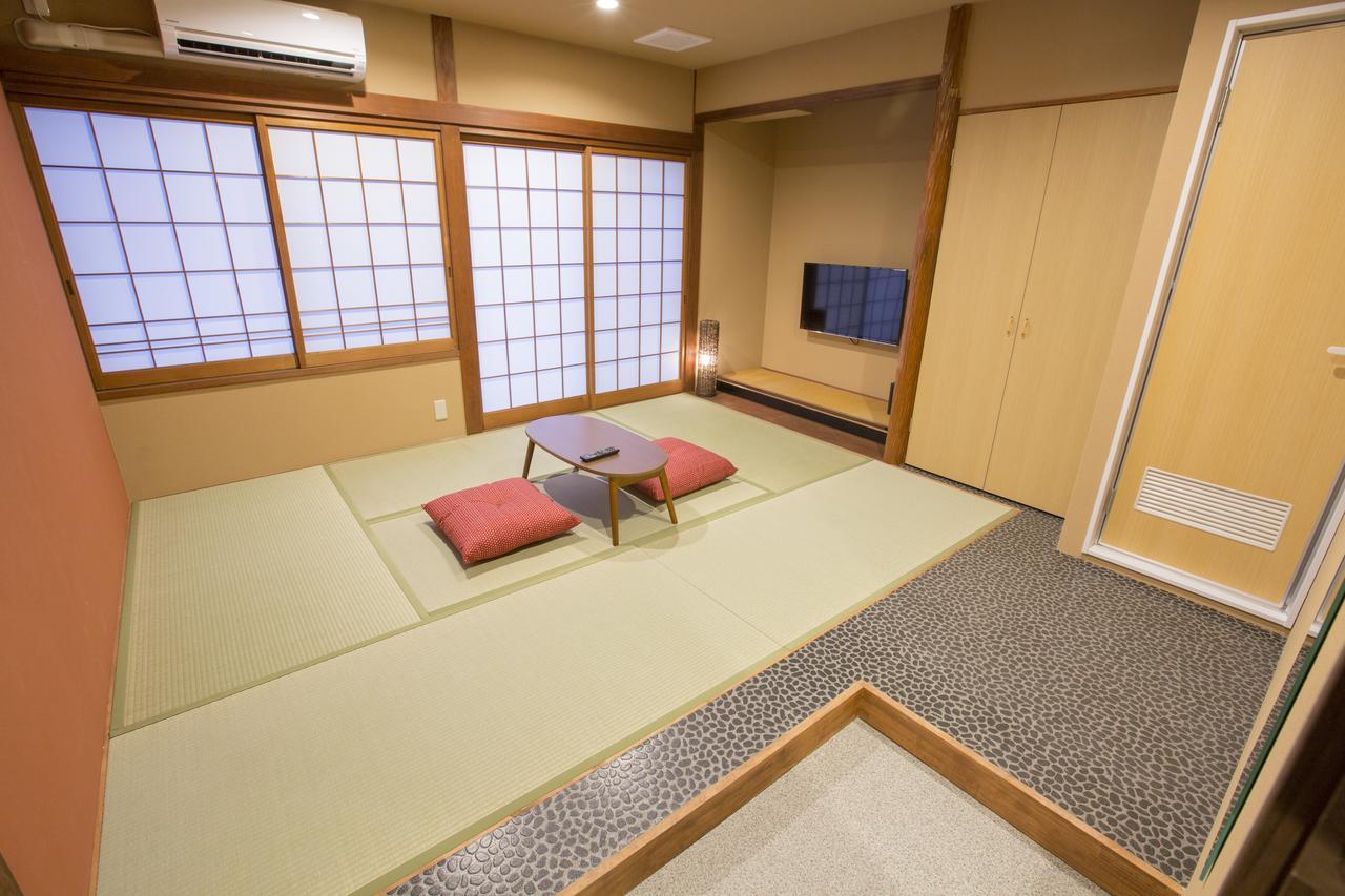 E-hostel Shinsaibashi Hostel