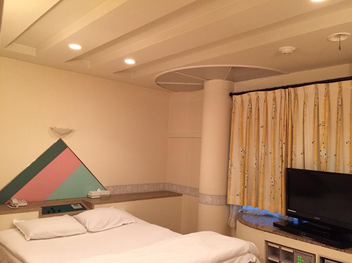 Love hotel Ally (adults Only) *
