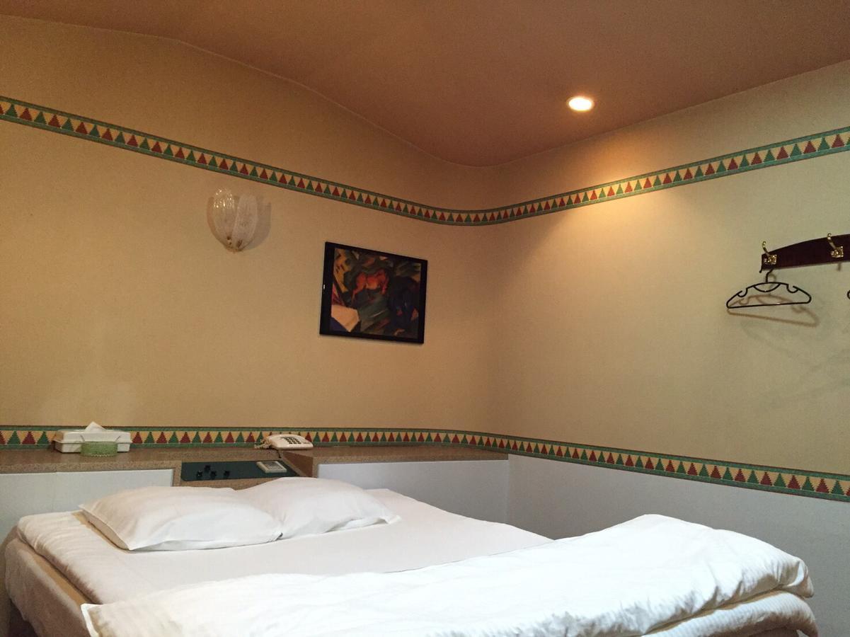 Ally (adults Only) Love hotel