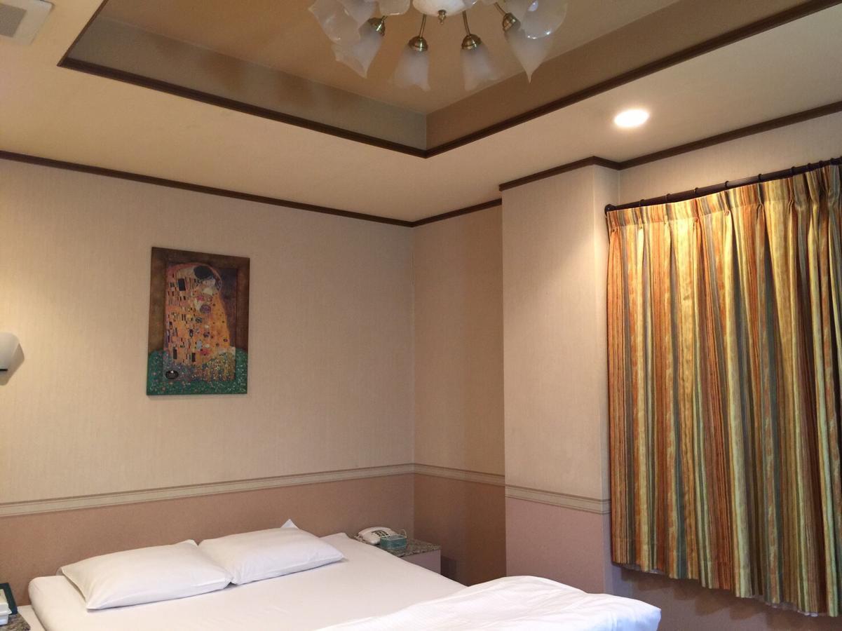 Love hotel Ally (adults Only) *