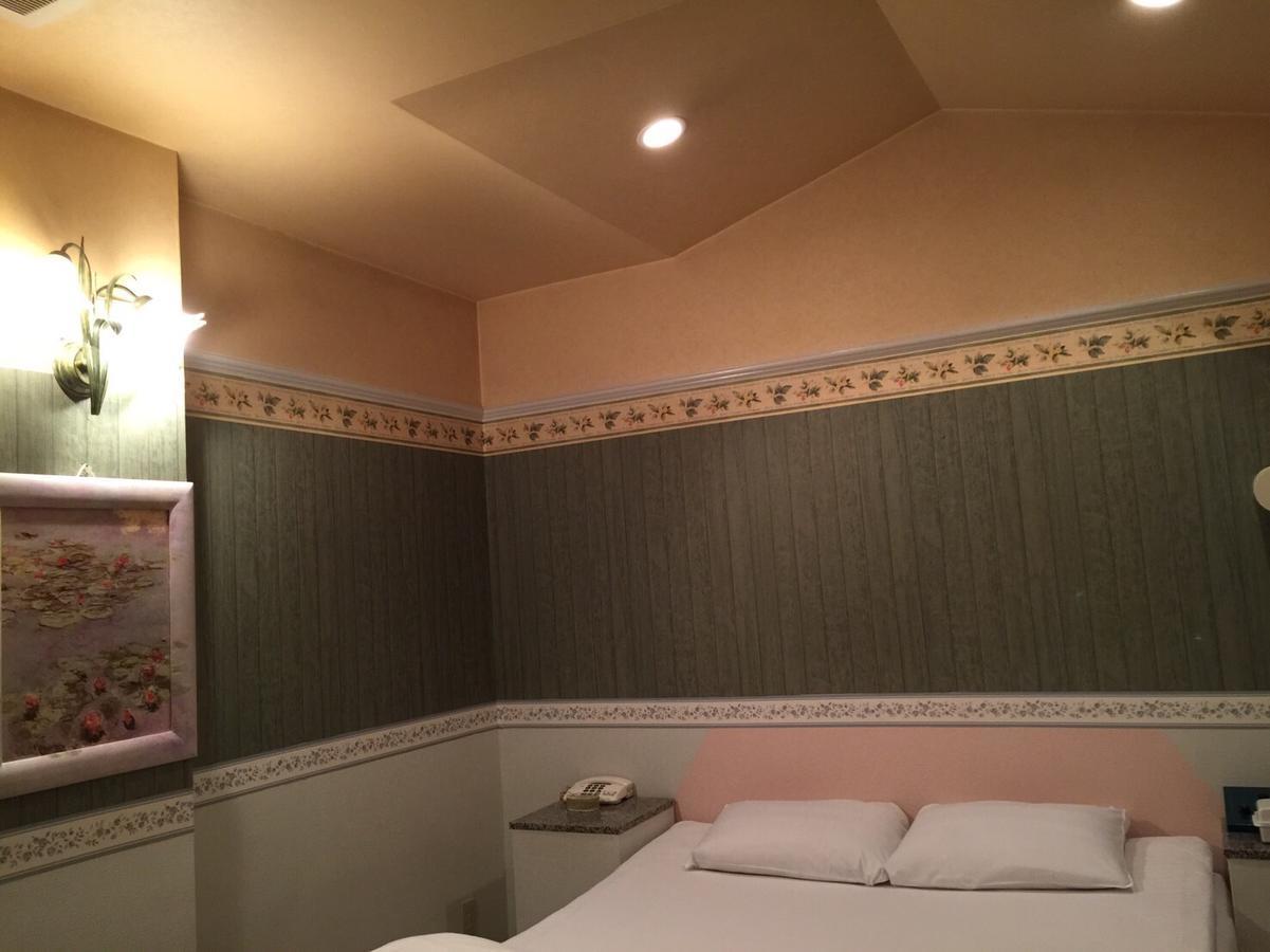 Love hotel Ally (adults Only) *