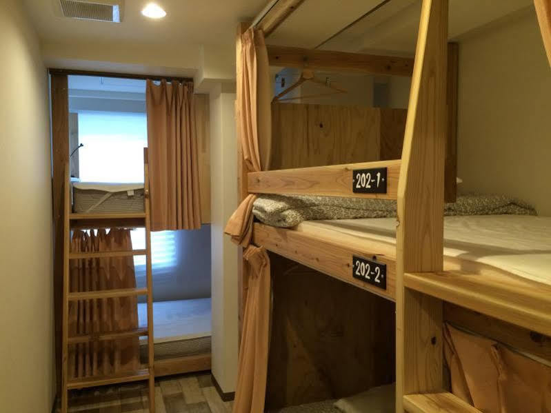 Teltel Bouzu Hostel Osaka