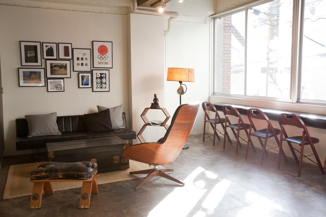 Hostel 64