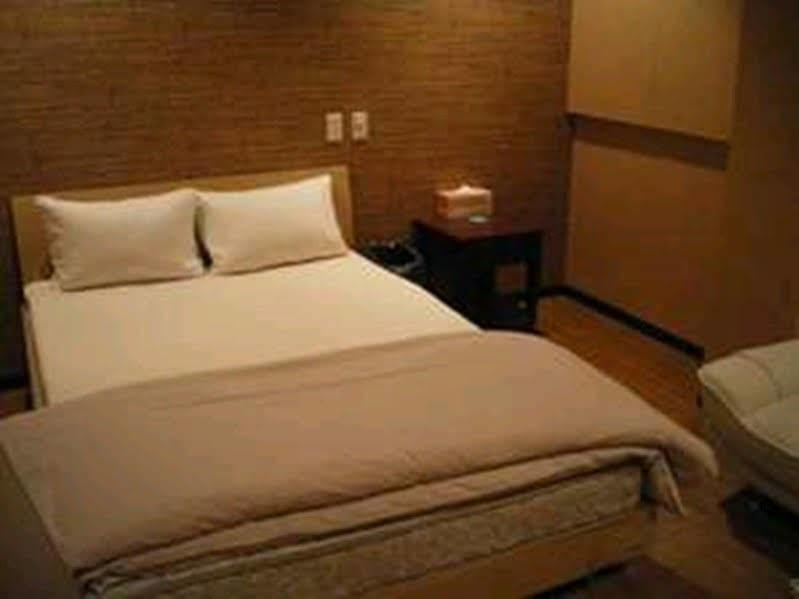 Hotel Uehonmachi Plaza (adults Only) 2*