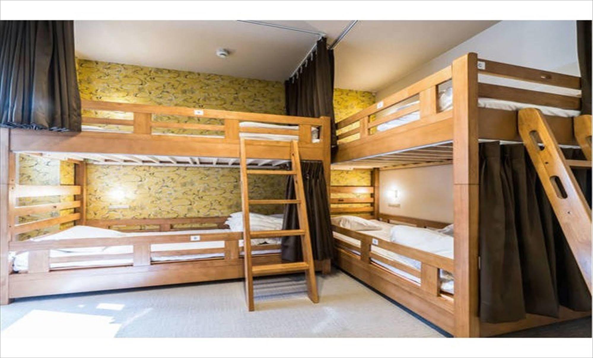 Yadokari Namba Hostel Ōsaka