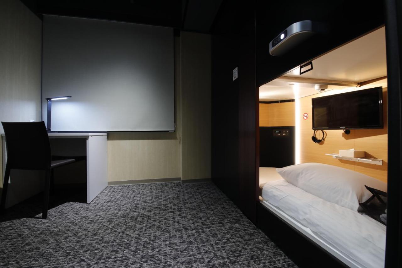Tama Cabin Honmachi Osaka