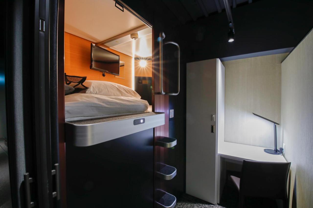 Tama Cabin Honmachi Capsule hotel Osaka