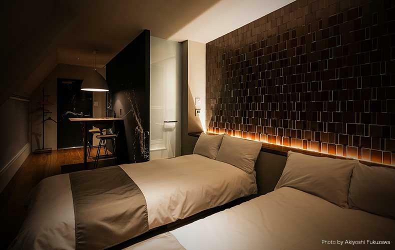 Attic 0475 *