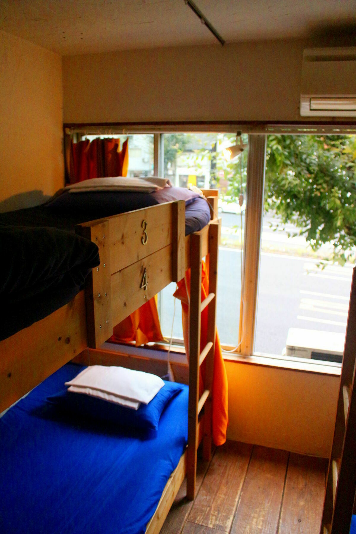 Tani9 Backpackers *