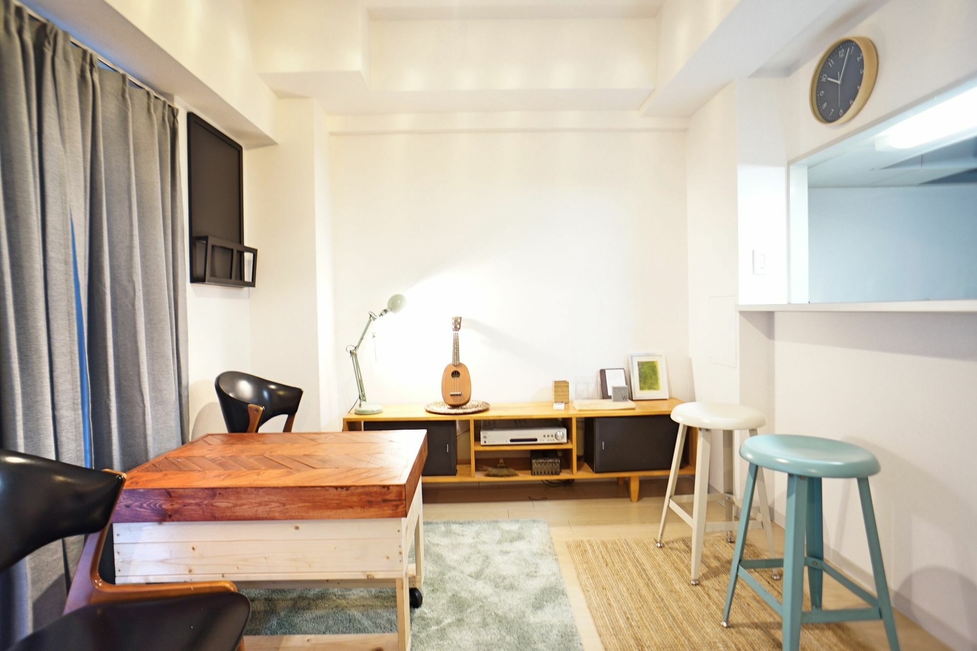 Million Apartment *