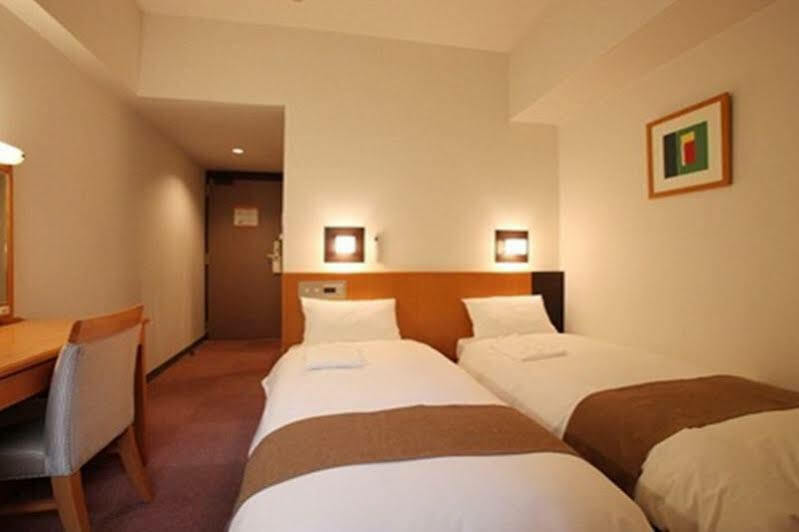 Economy hotel Chisun Hommachi