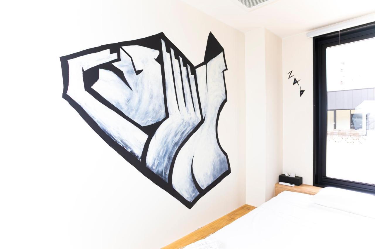 Yolo Museum Hostel