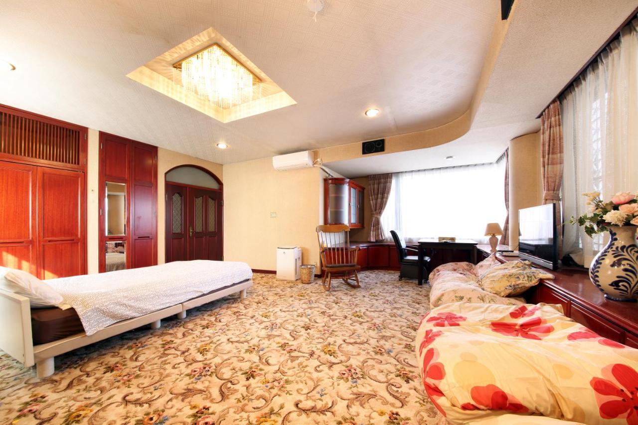 Apartment Setoguchi House