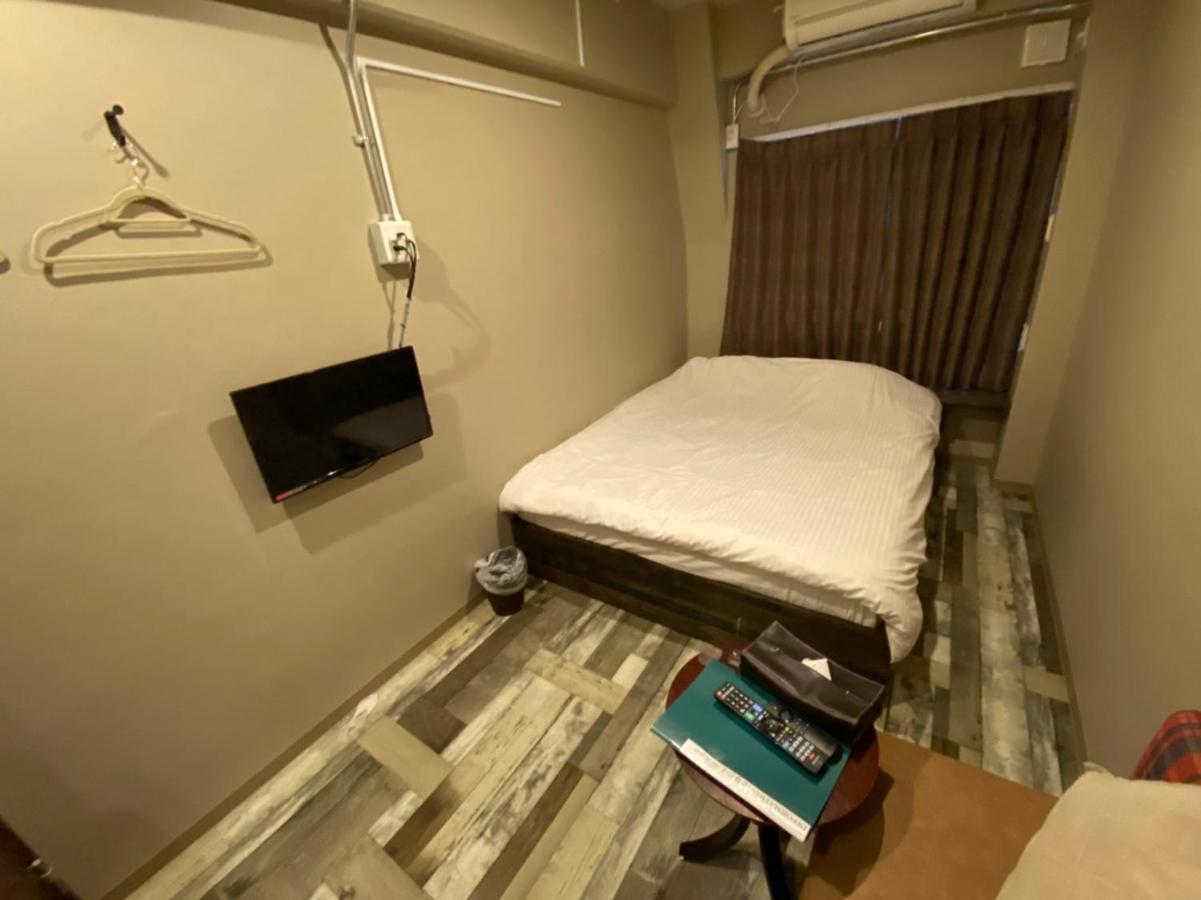 E-hostel Shinsaibashi Hostel
